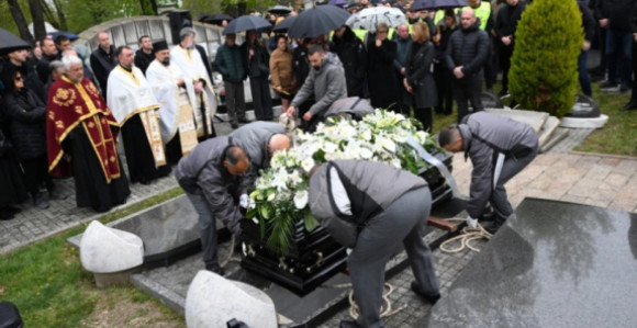 Сахрањен Душко Вујошевић уз пјесму Ђорђа Балашевића