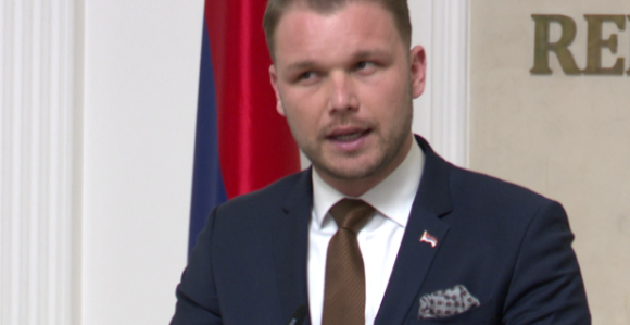 Држава вишеструко зарађује, него што "враћа" народу!