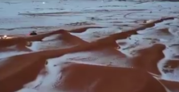 Pustinja u Saudijskoj Arabiji prekrivena gradom (VIDEO)