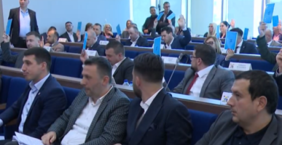 Sukob SNSD-ovaca u Bijeljini: Šamaraju jedni druge?!