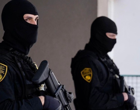 U toku velika policijska akcija, pretresi na 24 lokacije