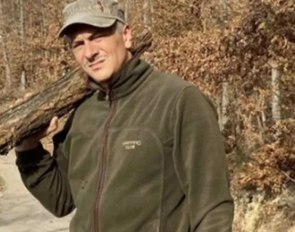 Poznati glumac se preselio na selo i uzgaja kokoške