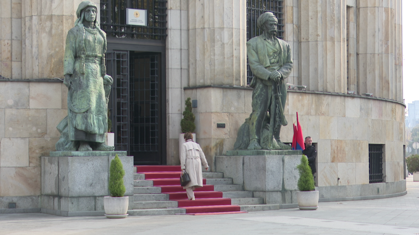 Шта заправо раде савјетници и колико коштају грађане?