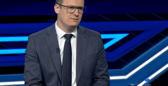 “Institucije da donose odluke, a ne kafane”