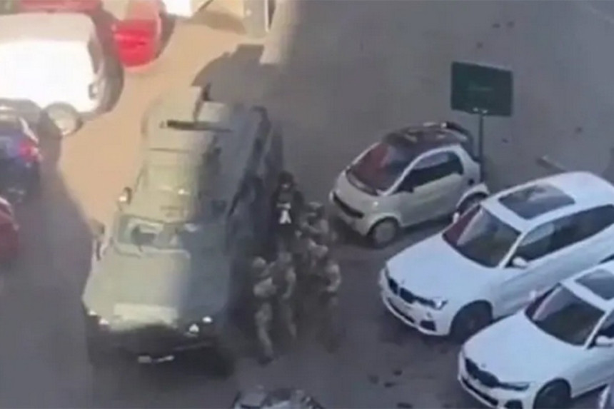 У пуцњави у Кијеву погинуло пет особа, убијен нападач