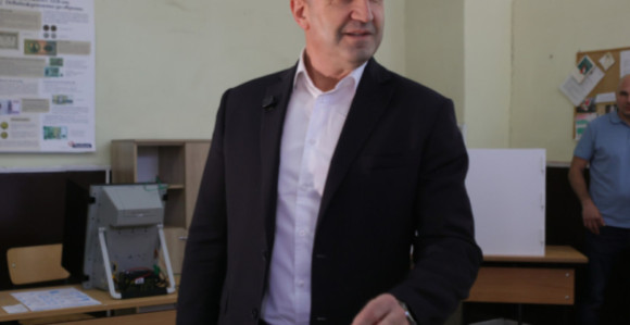 Stranka Rumena Radeva osvojila najviše glasova