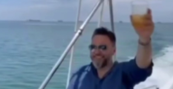 "Svak je rođen da po jednom umre, čast i bruka žive dovijeka"