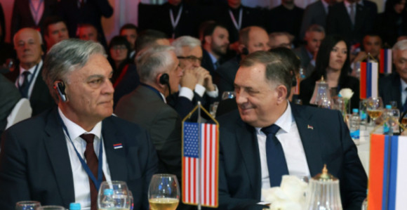 Amerikanizacija SNSD-a: Vraćanje Dodika na "fabrička podešavanja"