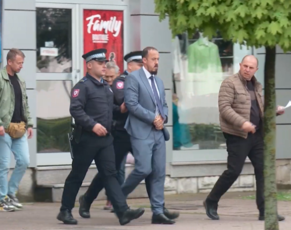 U Doboju uhapšen advokat iz Teslića zbog trgovine uticajem