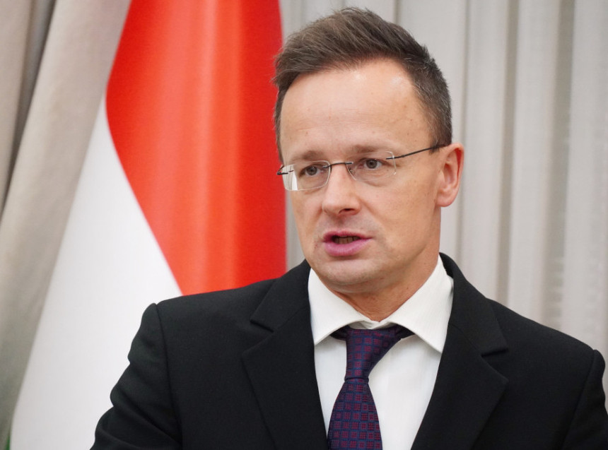 Шокантно признање Сијарта: Бори се са тешком болешћу