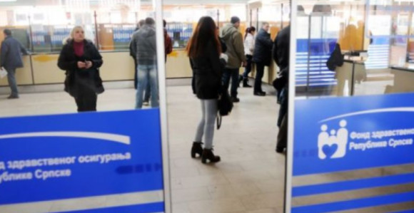 Пензионери из Србије не могу се лијечити у Српској, док из Хрватске могу?!