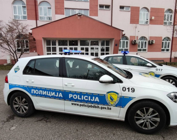 Brčko: Rasvijetljene paljevine vozila, u toku pretresi