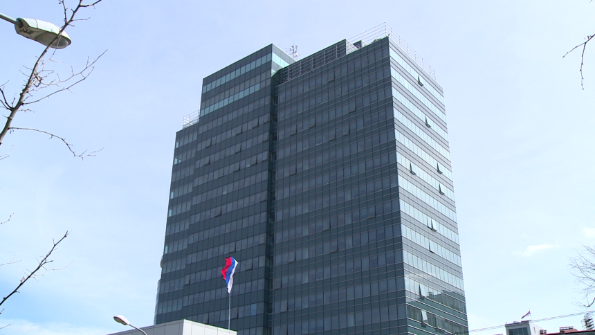 Vlada RS se hvali mjerama, a kažu da je majkama četvoro i više djece dovoljno 750 KM?!