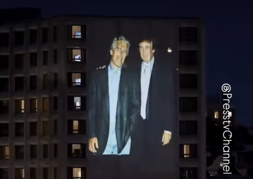 Fotografije Epstina i Trampa na zgradi u Vašingtonu (video)
