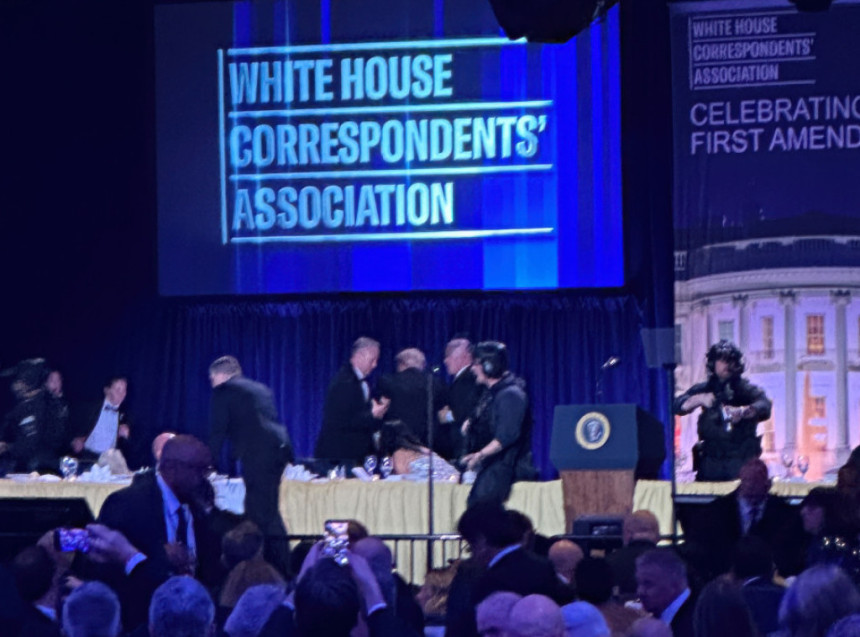 Пуцњава у Вашингтону, Трамп евакуисан