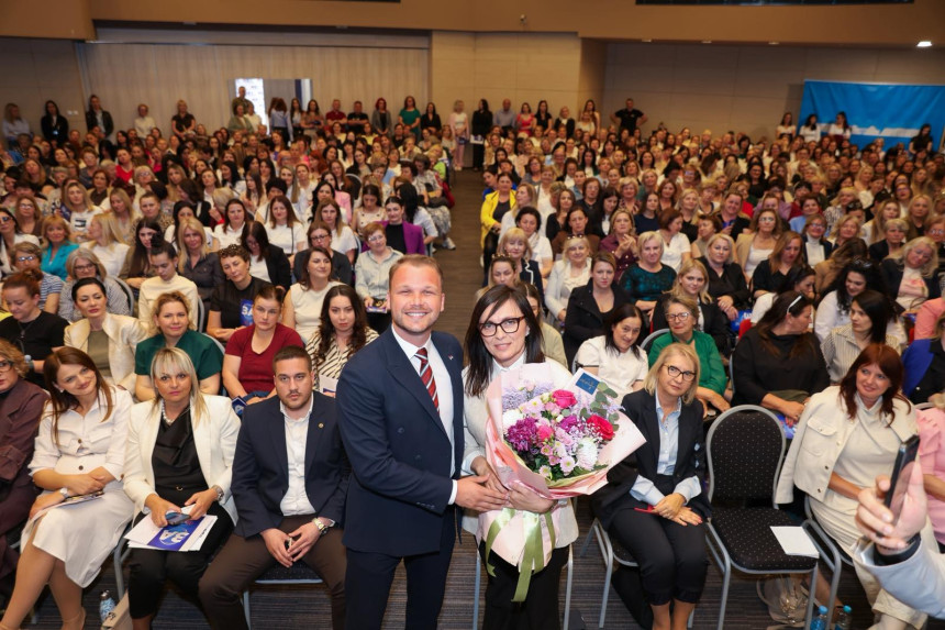 Покрет сигурна Српска добио и предсједницу жена