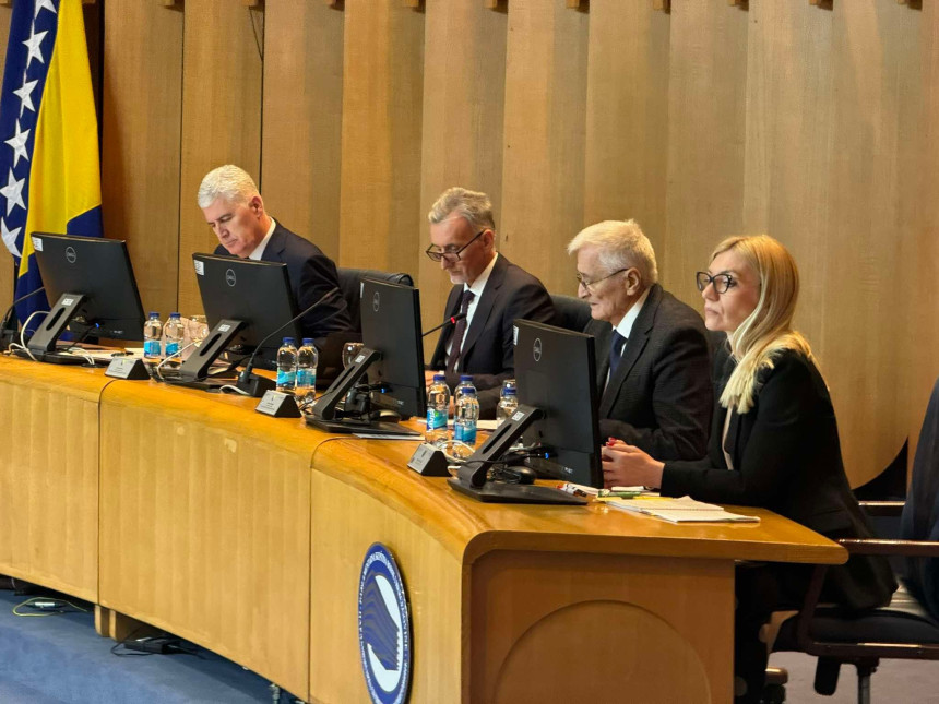 Тројица делегата из СНСД-а поново најавили блокаду рада Дома народа ПС БиХ