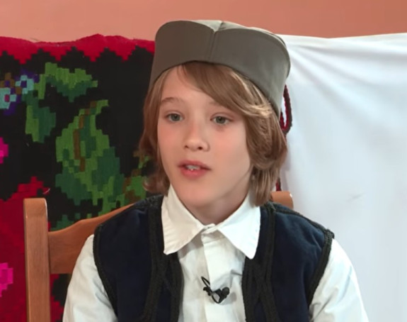 Popularnom dječaku koji je heklao ćilim hakovali profil