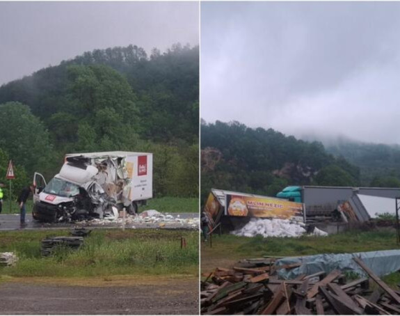 Težak sudar dva kamiona kod Doboja,