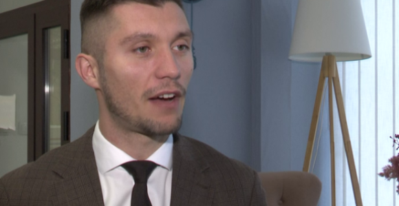 Када политика бира клијенте, кредити се не враћају