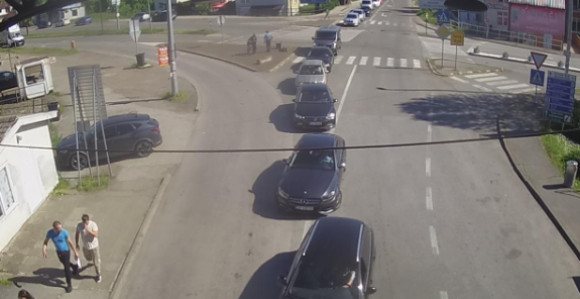 Дуге колоне возила на улазу и излазу из БиХ