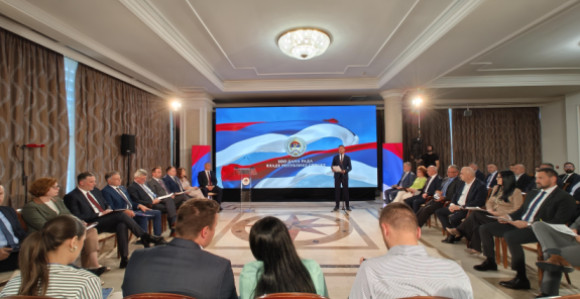 Проблеми на све стране, а Минић поносан на рад Владе Српске