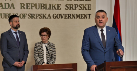 Влада Српске узела кредит на 32 године отплате?!