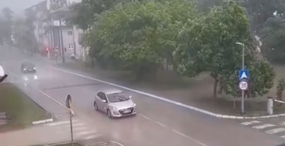 Nevrijeme praćeno snažnim vjetrom pogodilo Doboj