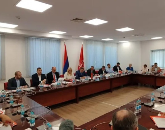 SNSD se uplašio narodnog bunta: Traže povlačenje zakona o zdravstvenom osiguranju, a neki kažu samo do izbora?!