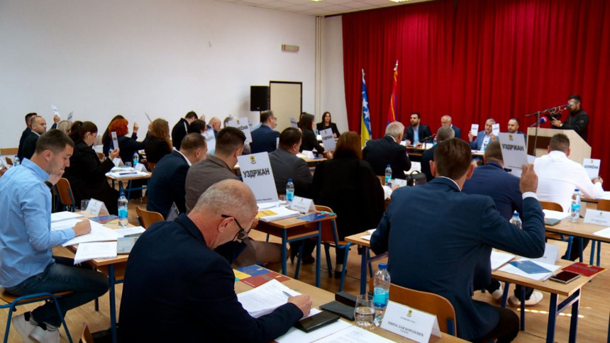 Vlast zadužuje građane Doboja za dva miliona KM