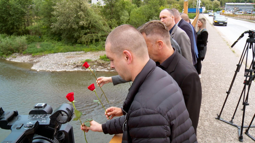 Добој: Сјећање на страдале људе у поплавама 2014.