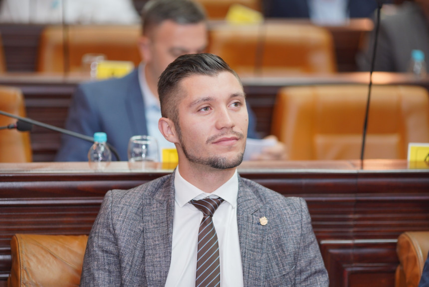 Obećanjima SNSD-a ako vjerujete, na kraju vi plaćate račun