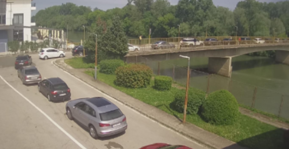 У Градишци колапс, гужве у Градини и Козарској Дубици