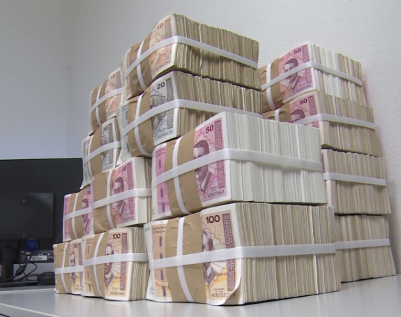 Dug po stanovniku u Republici Srpskoj preko 6.000 KM