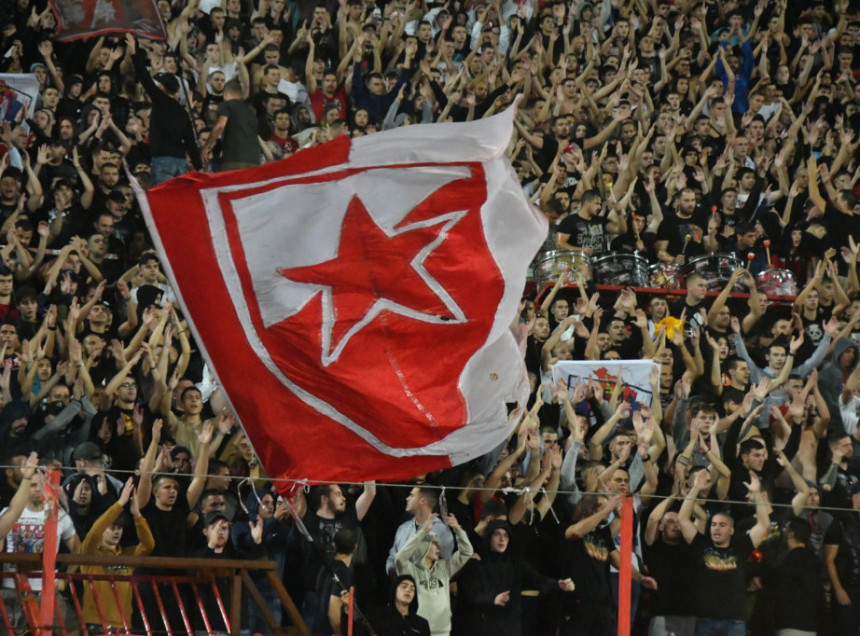 Navijači i fudbaleri Zvezde proslavili duplu krunu