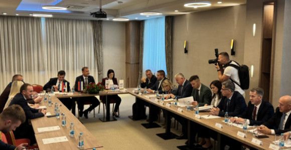 СДС одлучује: Побједа у једној колони или препуштање режиму наставка урушавања Српске