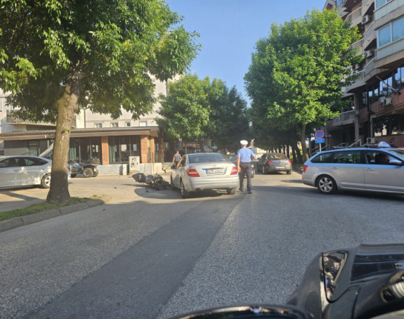 Saobraćajna nezgoda u Bijeljini: Udaren motociklista (FOTO)