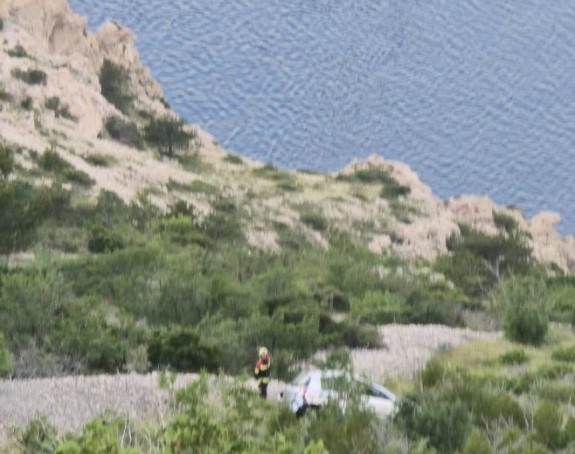 Makarska: Vozilom sletio u provaliju od 150 metara i preživio