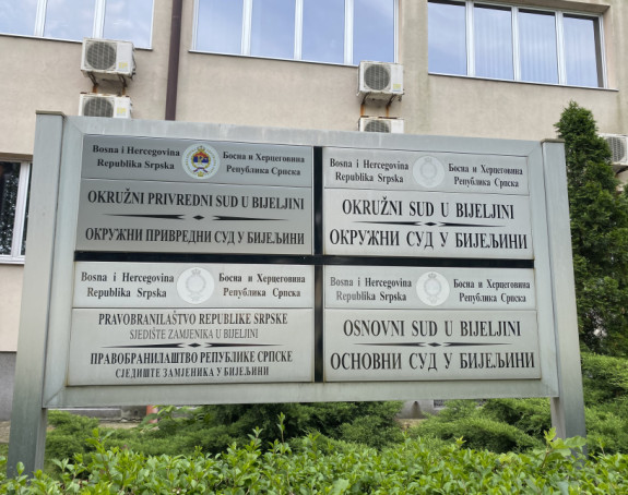 30 dana pritvora profesoru za polno uznemiravanje