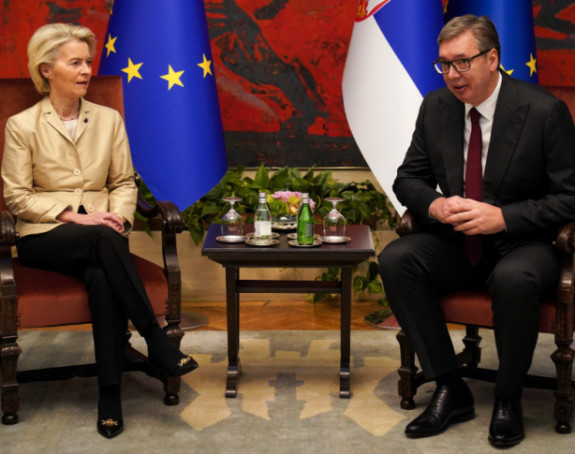 Vučić: U Tivat idem, jer me je zvala Ursula fon der Lajen