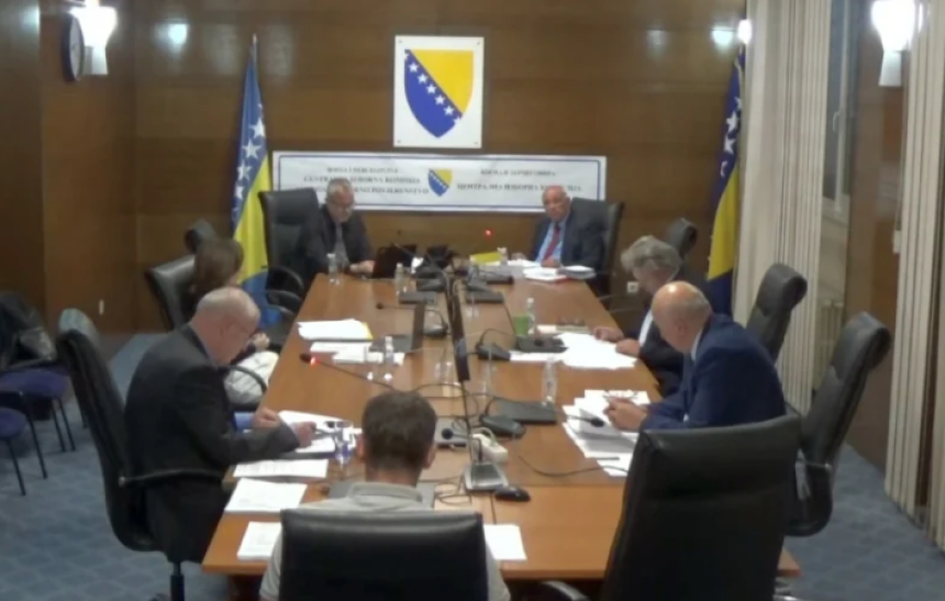 CIK ovjerio 67 stranaka za izbore, među njima i SNSD