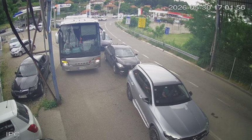 Vozaći oprez, gužve na više graničnih prelaza u BiH