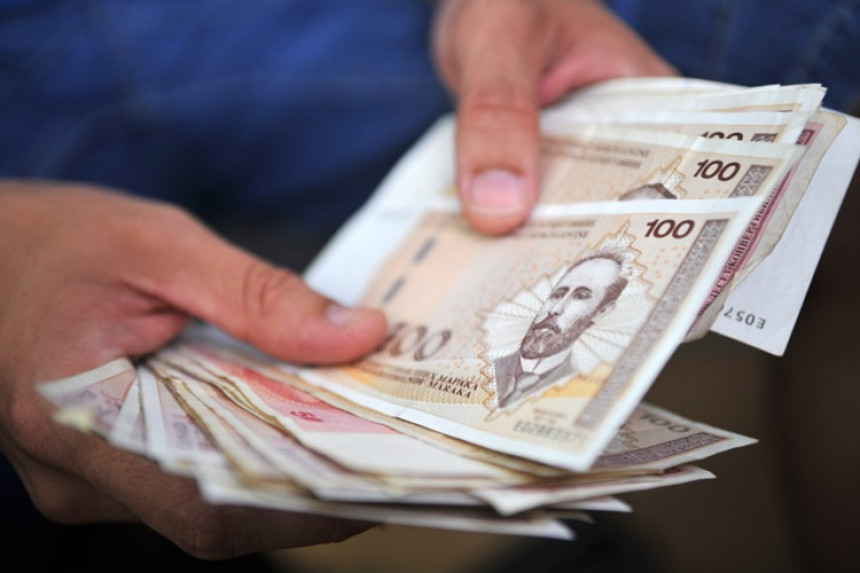 Putem donacija na račune stranaka slijevaju se milioni