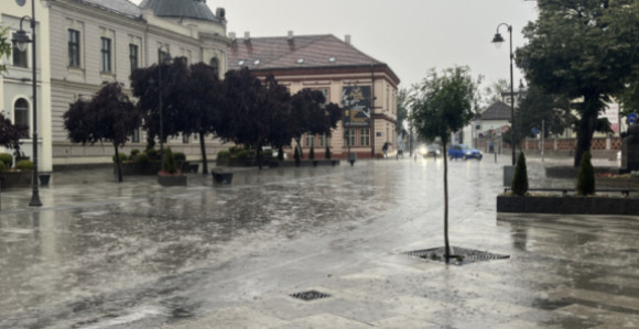 Nevrijeme praćeno kišom i vjetrom pogodilo Čačak