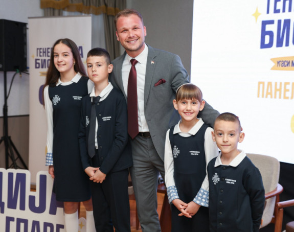 Ovako će izgledati đačke uniforme za učenike