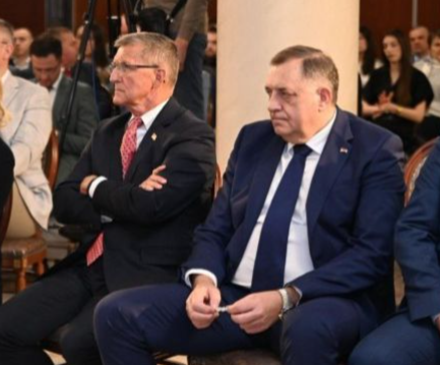 Dodikov glavni lobista ušao u sukob sa Trampom