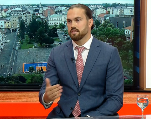 Uvesti civilni rok, uniforme i udaljiti kladionice od škola