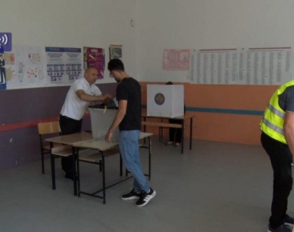 KiM: Do 13h izlaznost 15,86%, najveća u srpskim sredinama