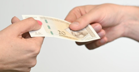 Dnevnice za službena putovanja u FBiH duplo veće nego u Srpskoj