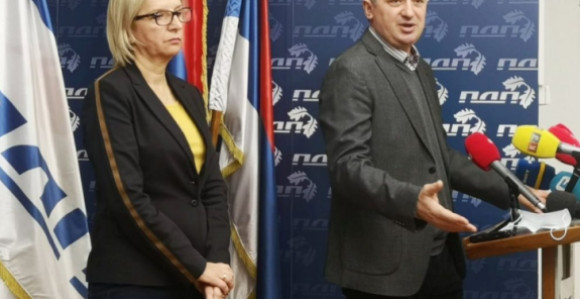 Konferencija za novinare poslanika PDP (UŽIVO)